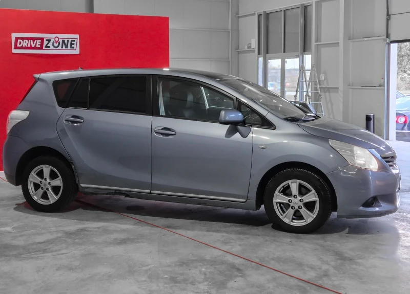 Toyota Verso 2.0 D4D 126кс. 7 МЕСТА, снимка 3 - Автомобили и джипове - 52503180