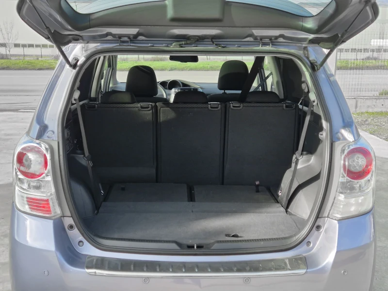 Toyota Verso 2.0 D4D 126кс. 7 МЕСТА, снимка 4 - Автомобили и джипове - 52503180