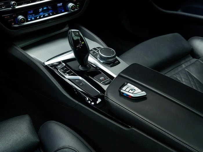 BMW 550 M550D* XDRIVE* M-SPORT* B&W* 360* HUD* PANO* SOFTC | Mobile.bg � ����������� 13