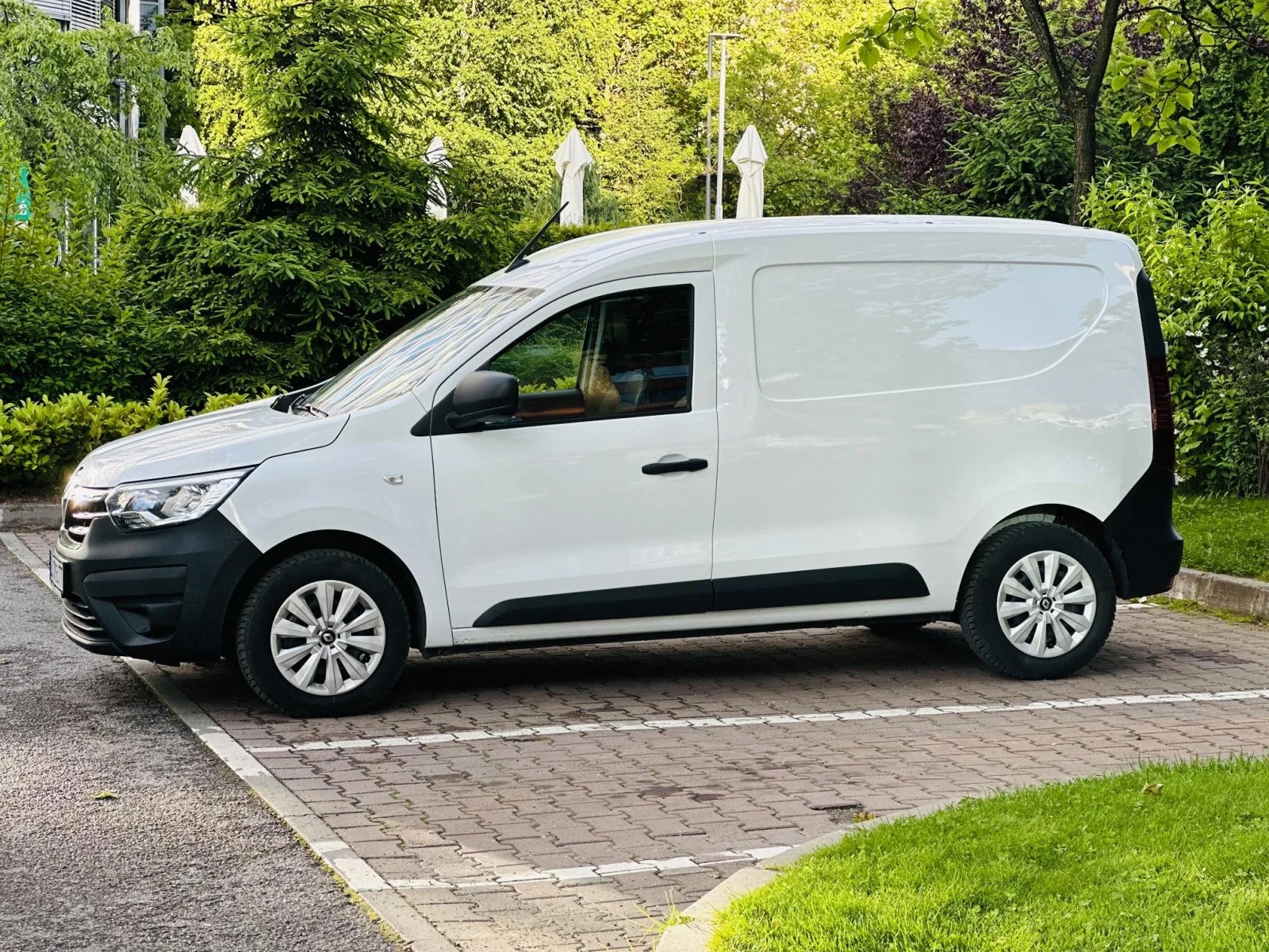 Renault Express 1.3TCe, 2023г., БЕНЗИН - изображение 4