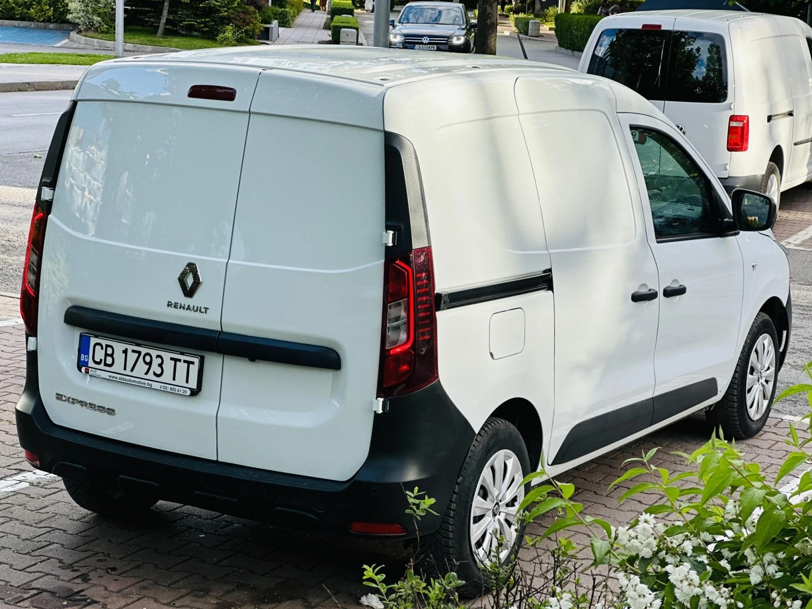 Renault Express 1.3TCe, 2023г., БЕНЗИН - изображение 7