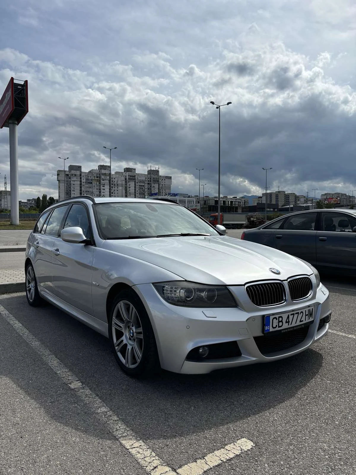 BMW 330 330d xDrive - изображение 2