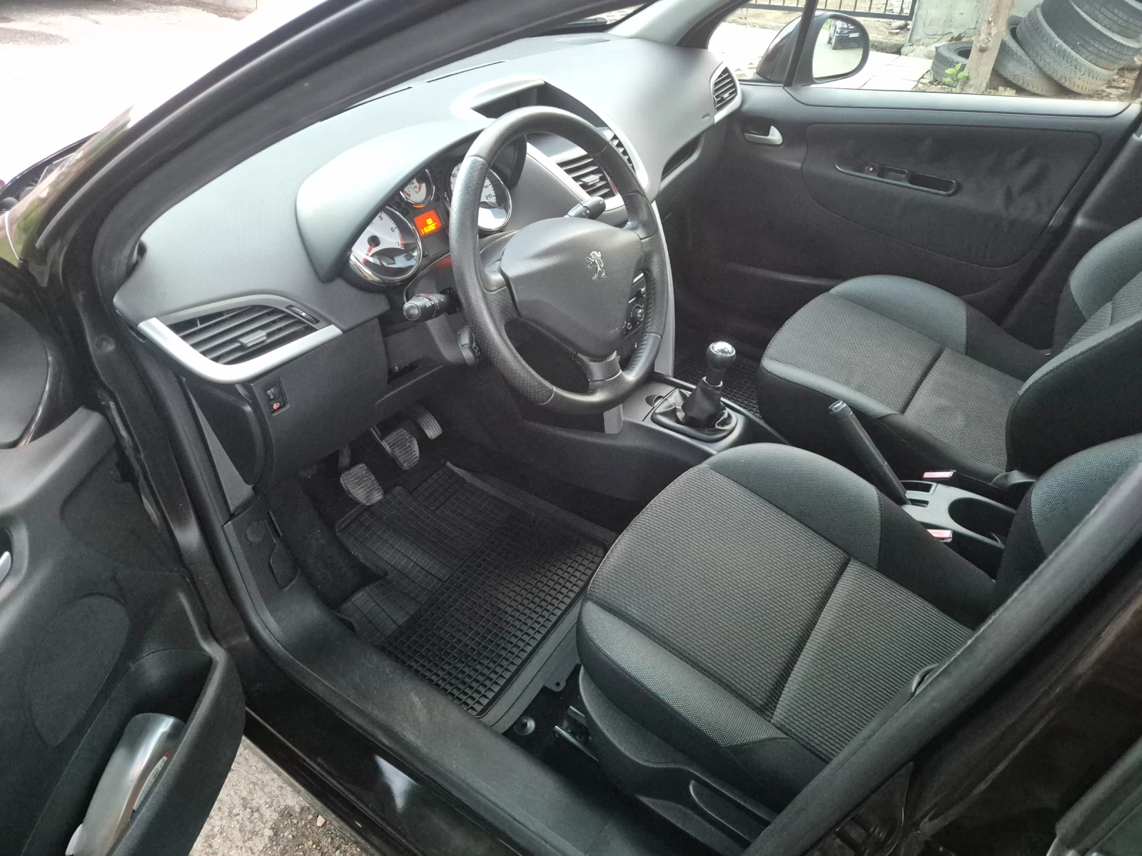 Peugeot 207 1.4 95 k.c. - изображение 10