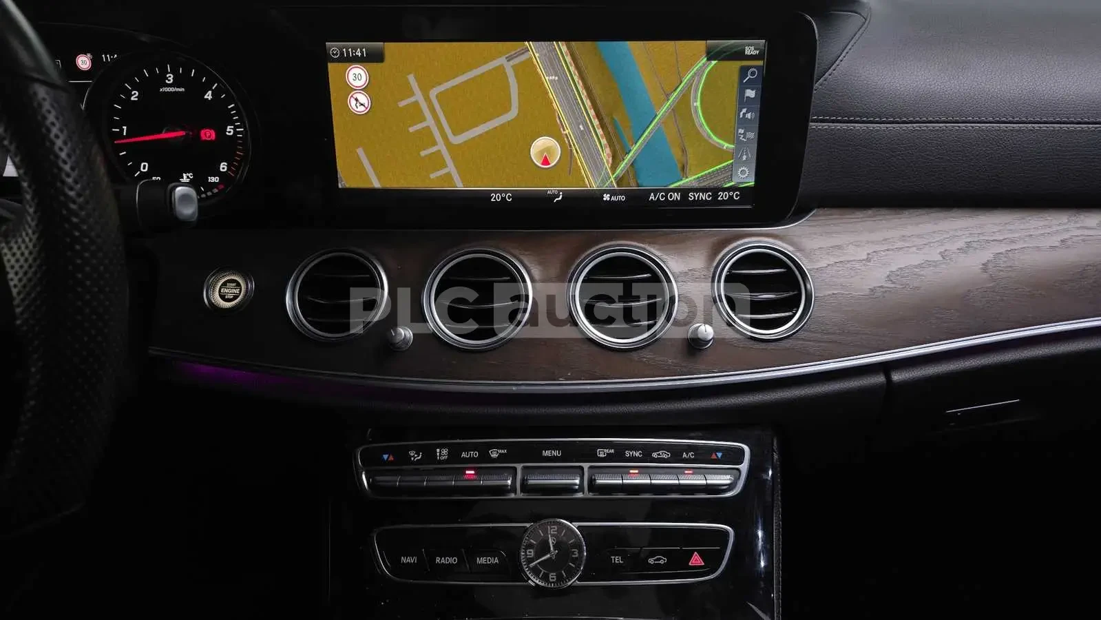 Mercedes-Benz E 220 �������� * ������� * KEYLESS * HEAD-UP * BURMESTER | Mobile.bg � ����������� 14