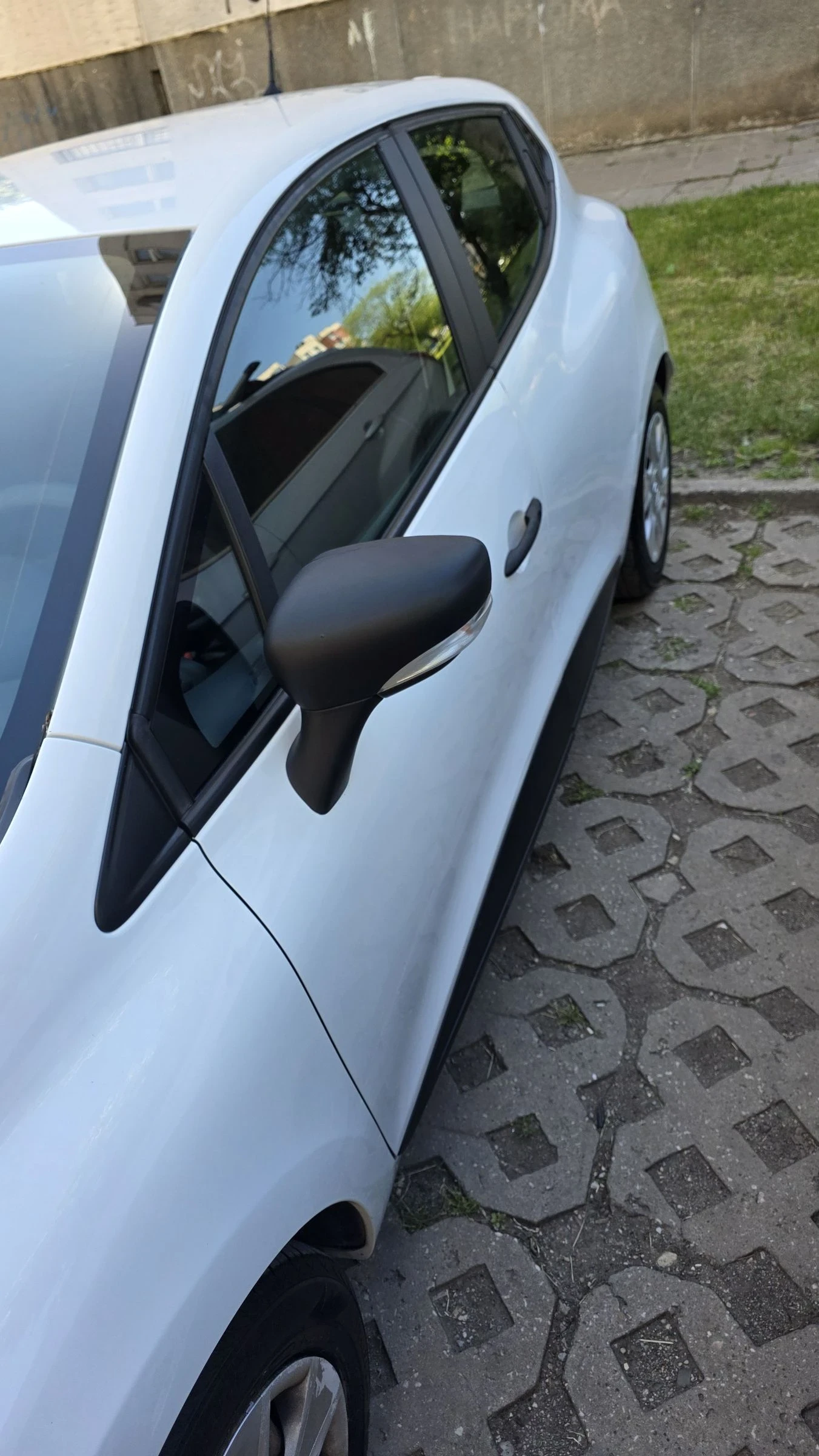Renault Clio 1.5 DCI, снимка 4 - Автомобили и джипове - 54718280