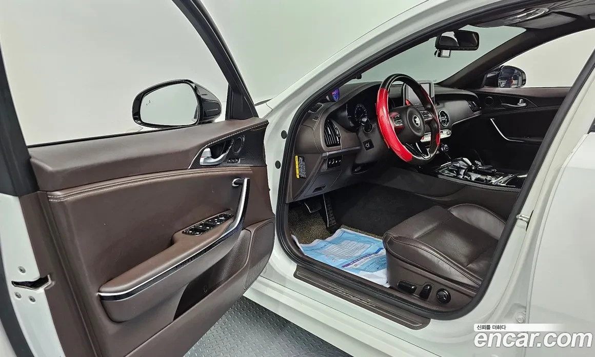 Kia Stinger, снимка 5 - Автомобили и джипове - 54735471