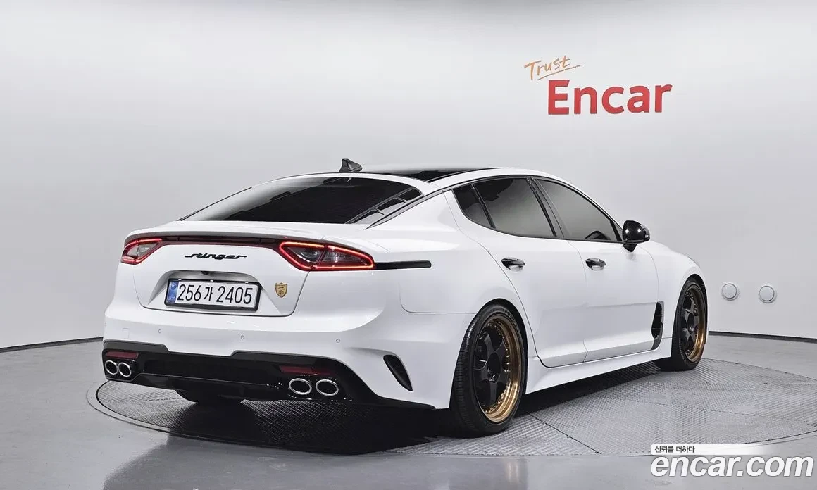 Kia Stinger, снимка 2 - Автомобили и джипове - 54735471
