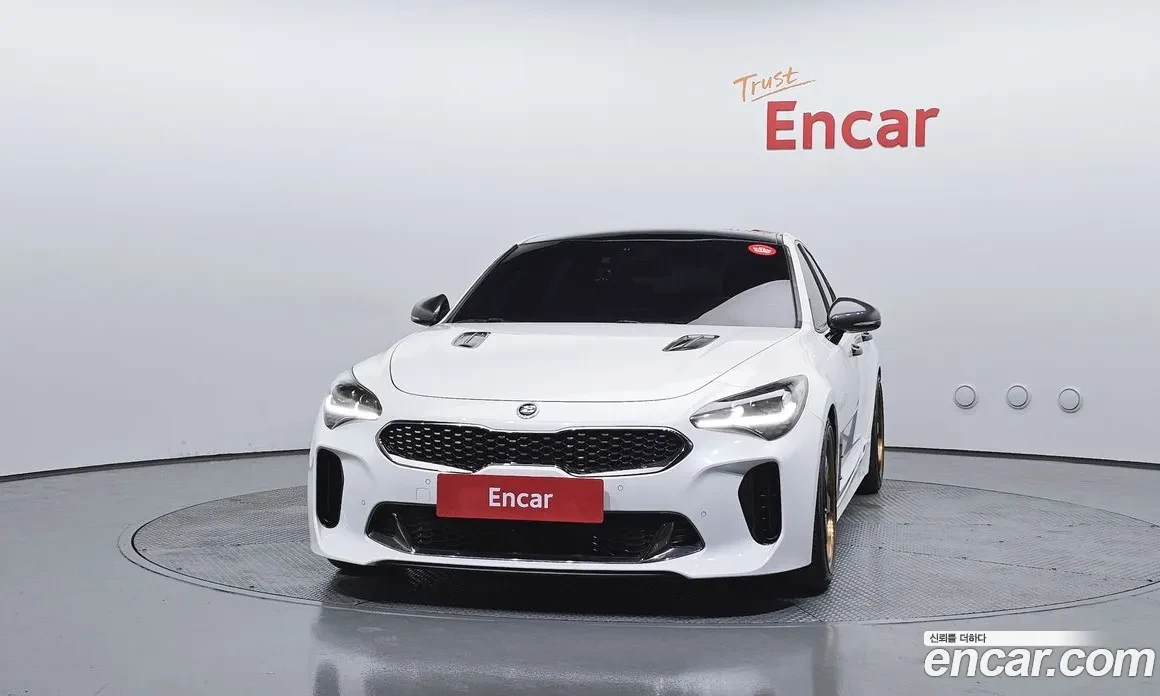 Kia Stinger, снимка 3 - Автомобили и джипове - 54735471