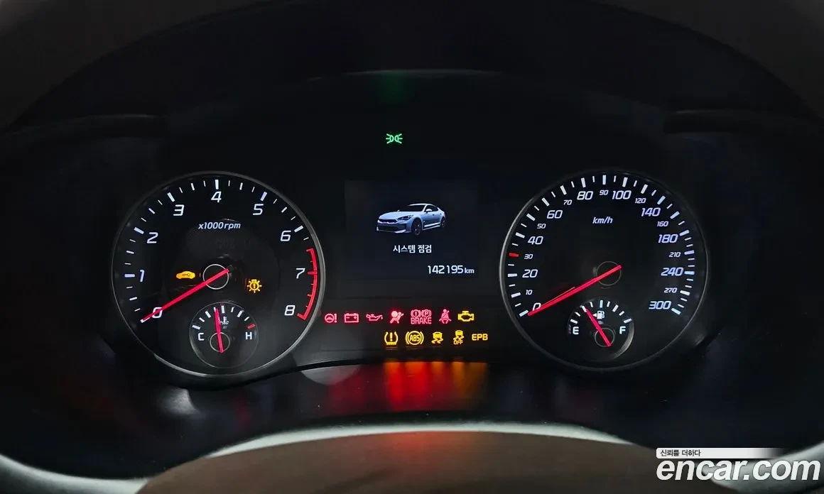 Kia Stinger, снимка 8 - Автомобили и джипове - 54735471