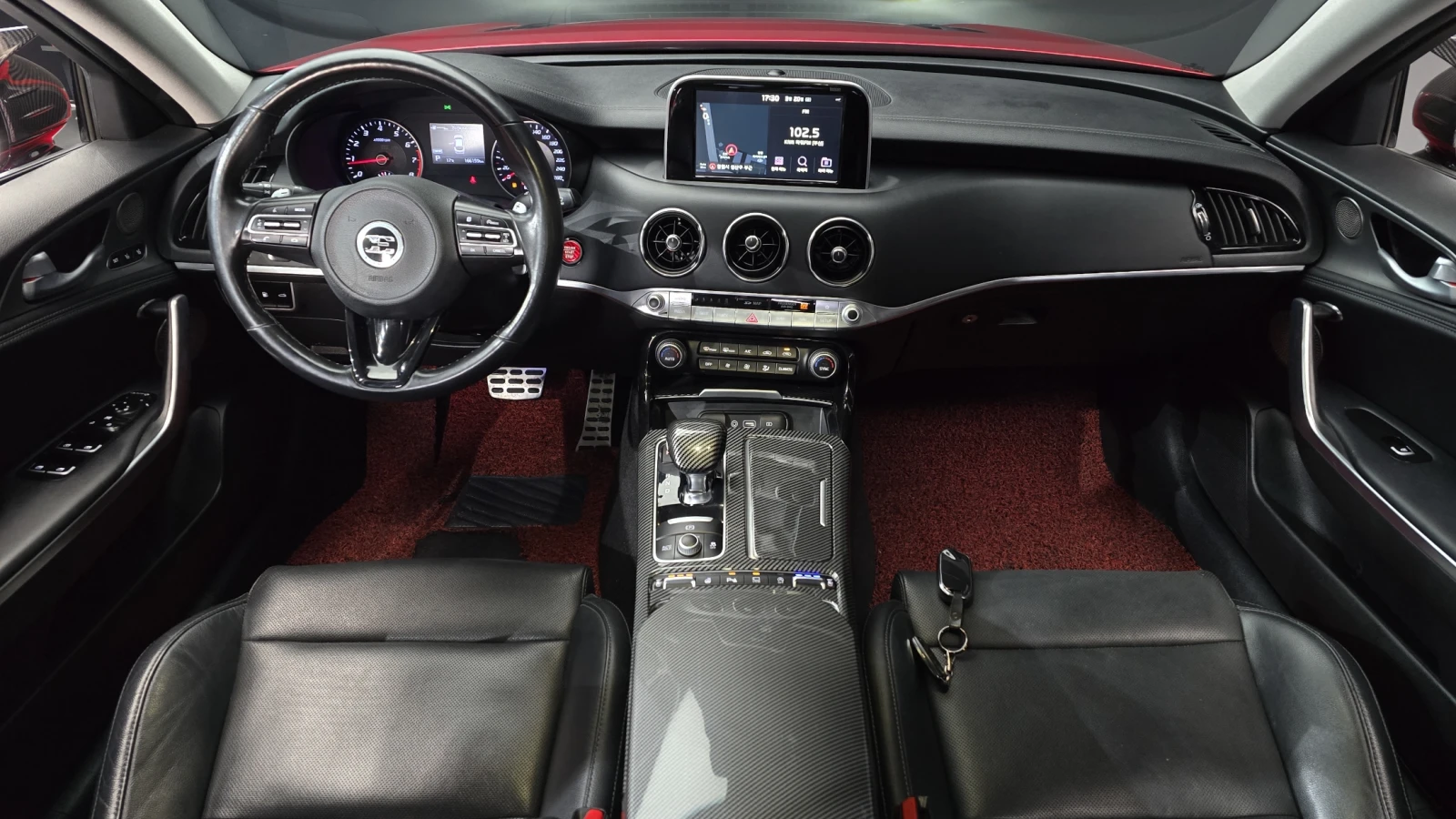 Kia Stinger DREAM EDITION/CARBON/ПОДГРЕВИ/ОБДУХВАНЕ, снимка 6 - Автомобили и джипове - 54880069