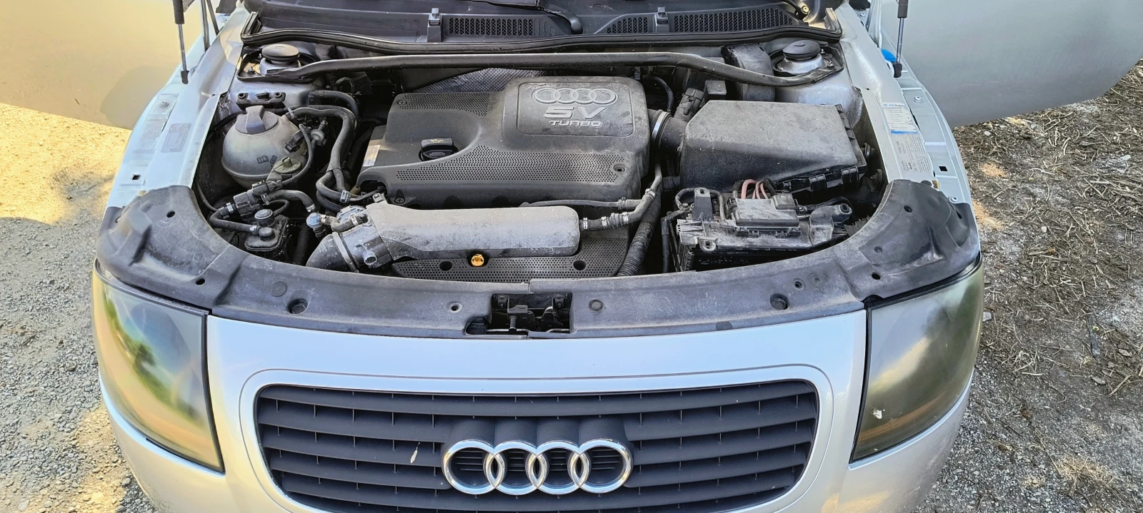 Audi Tt 1.8 T, снимка 15 - Автомобили и джипове - 54952633