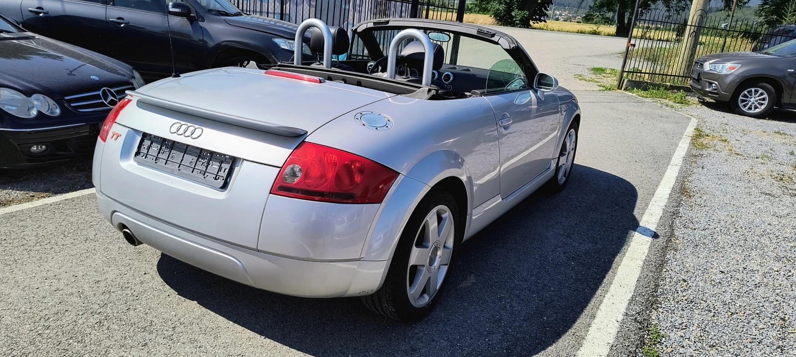 Audi Tt 1.8 T, снимка 5 - Автомобили и джипове - 54952633
