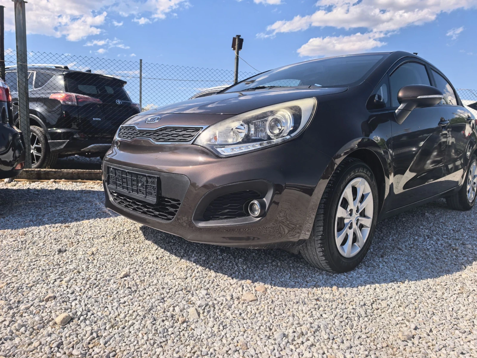 Kia Rio Бензин, снимка 8 - Автомобили и джипове - 55073297