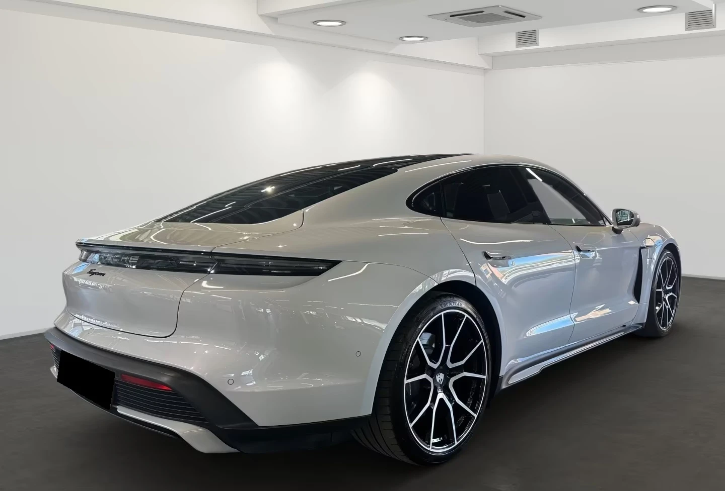 Porsche Taycan 4 / BOSE / PANO / 360 / , снимка 7 - Автомобили и джипове - 55091304