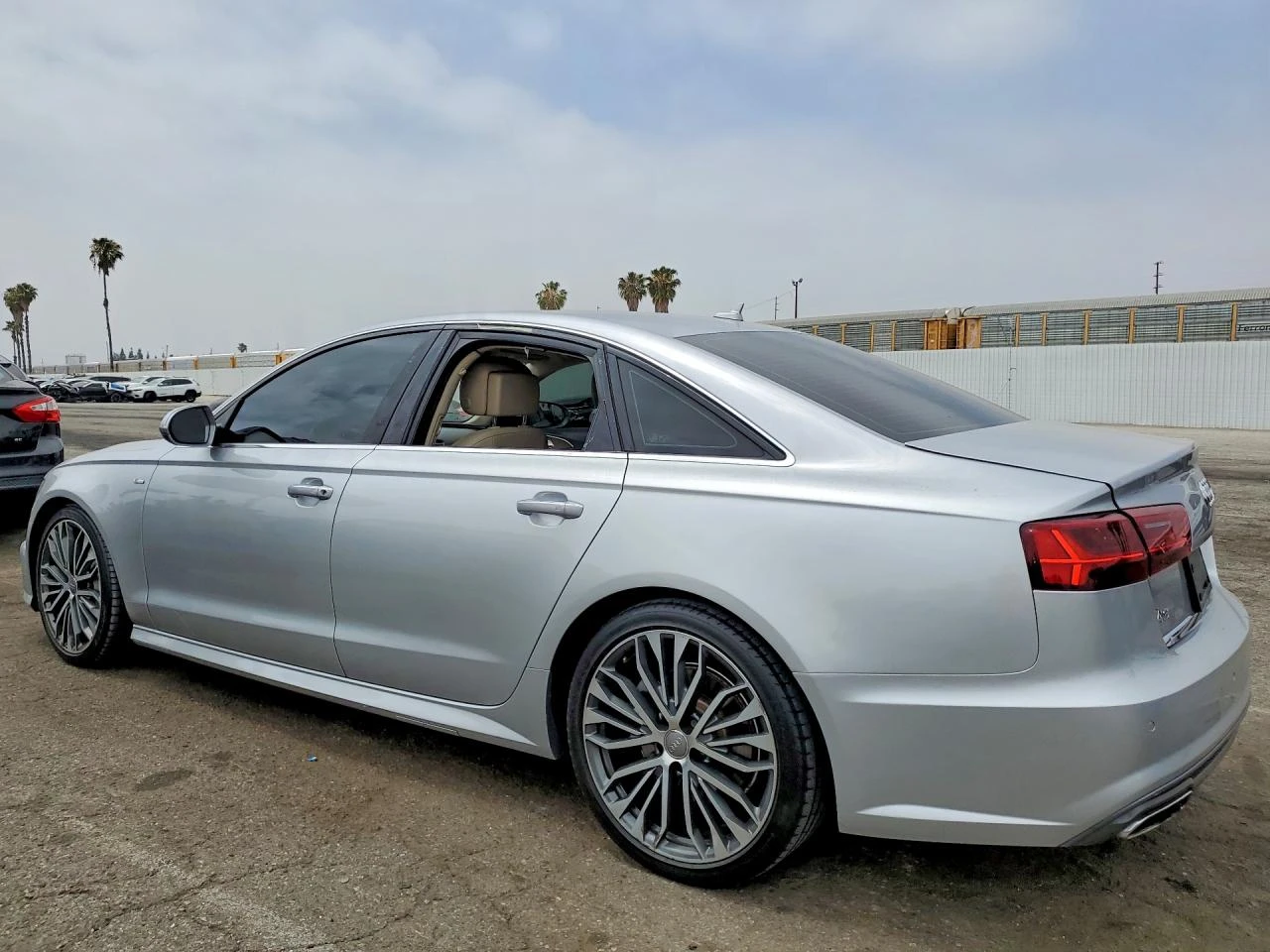 Audi A6 Premium Plus, снимка 2 - Автомобили и джипове - 55877222