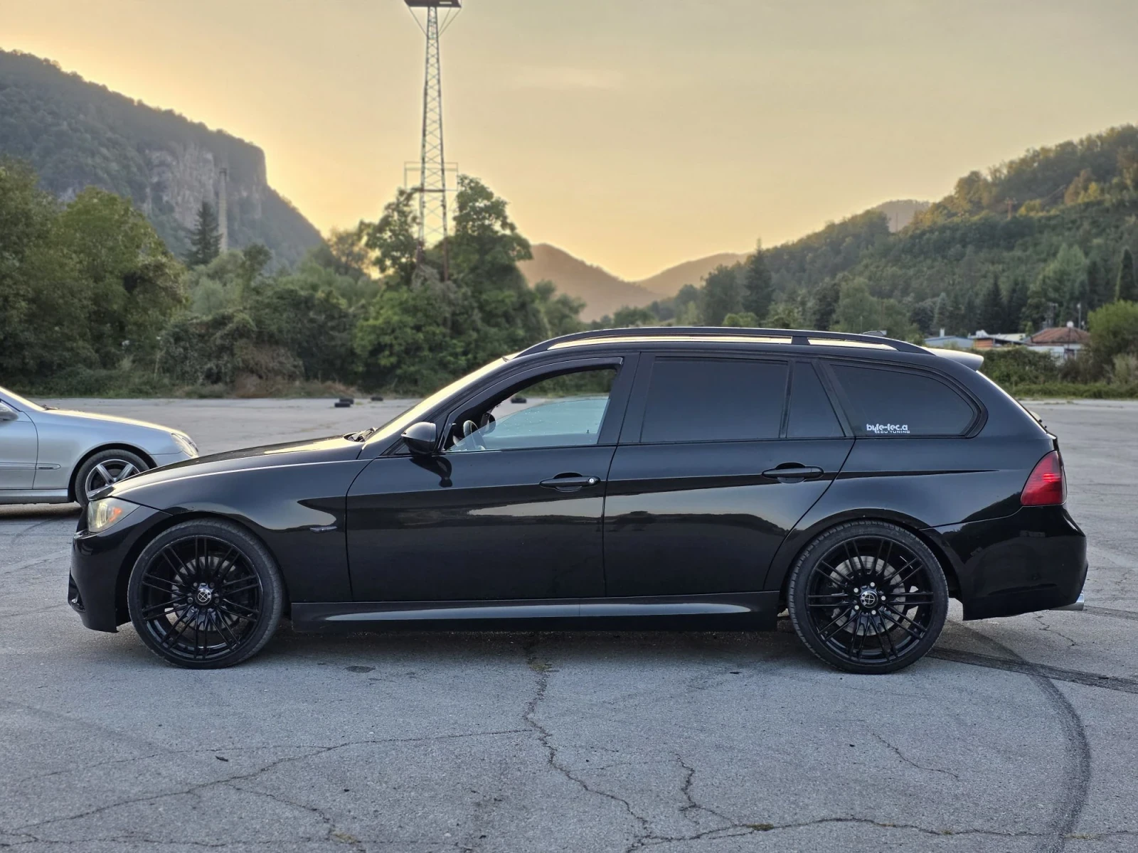 BMW 330 Ръчка/Задно, снимка 5 - Автомобили и джипове - 55946308