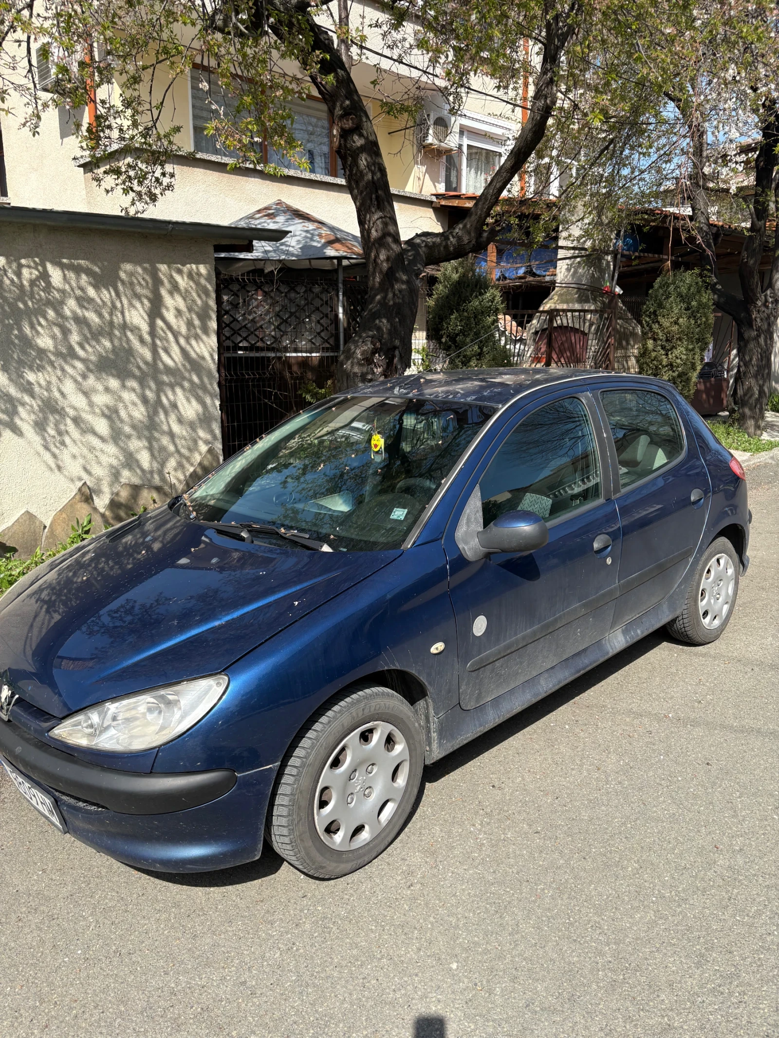 Peugeot 206 Колата е в добро състояние и е обслужвана винаги , снимка 3 - Автомобили и джипове - 56022556