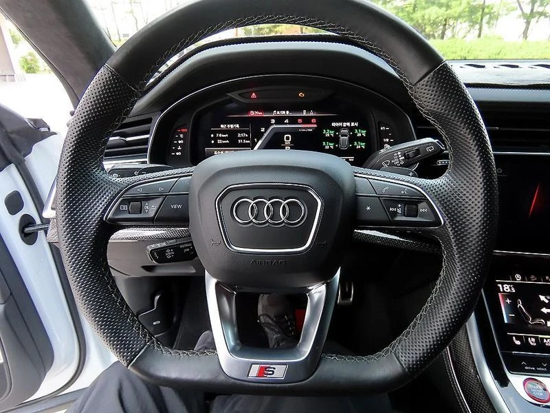 Audi SQ8 4.0 DHV Automatic, снимка 8 - Автомобили и джипове - 55779693