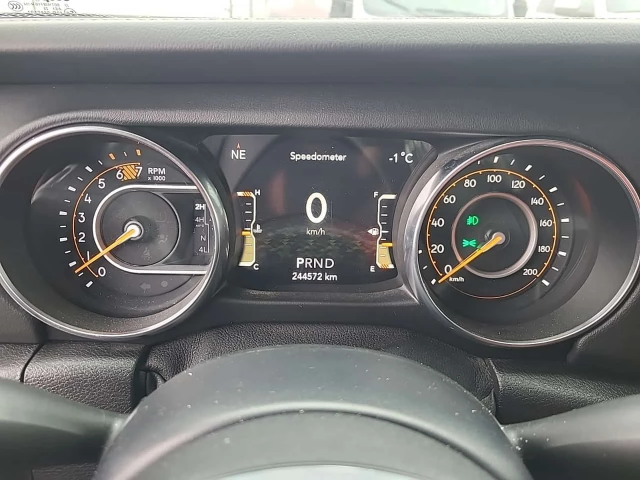 Jeep Wrangler SAHARA /CARFAX/Кожа/Нави/Подгрев - изображение 8