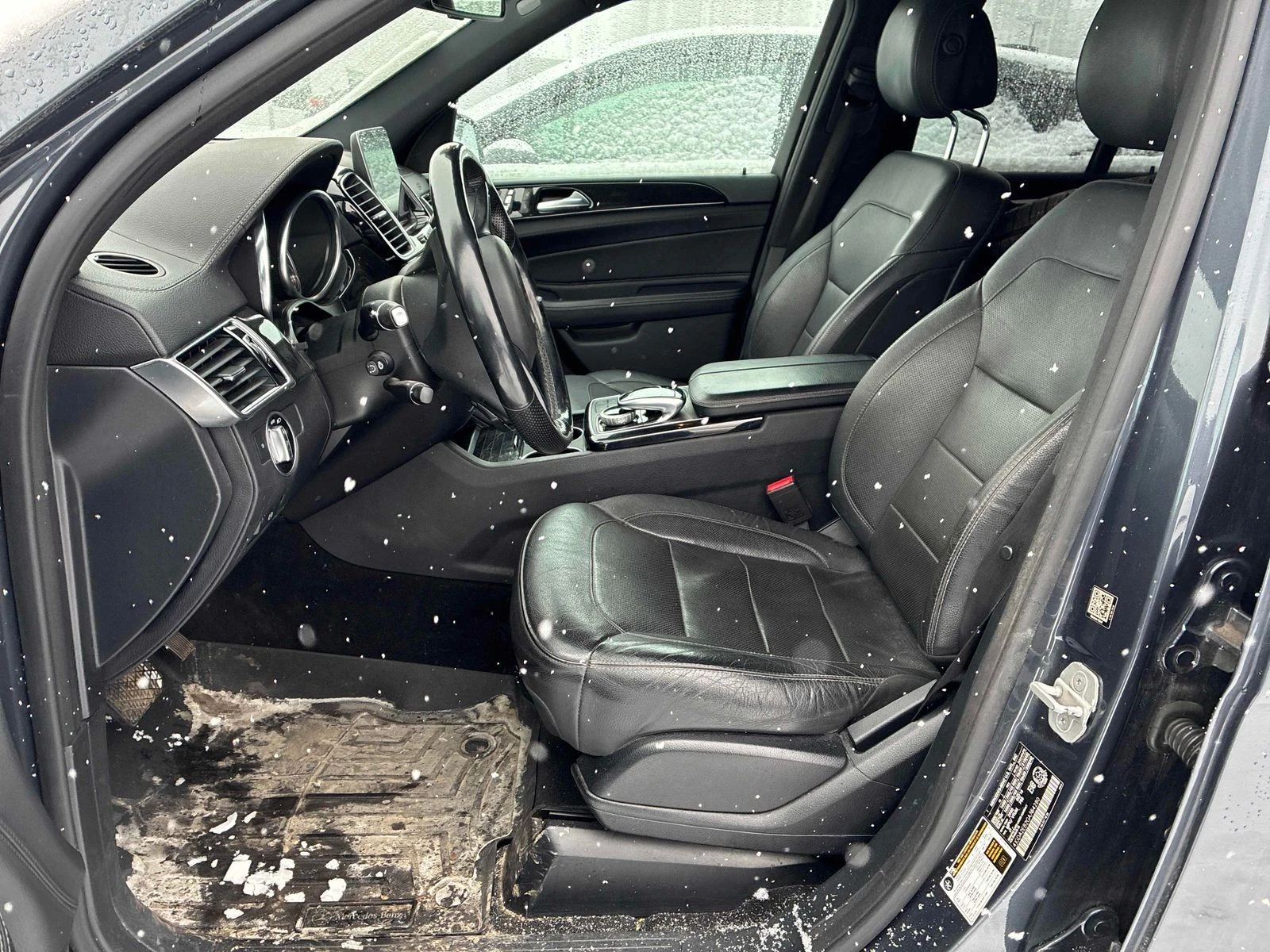 Mercedes-Benz GLE 350 DIESEL С РЕГИСТРАЦИЯ & АВТО КРЕДИТ, снимка 11 - Автомобили и джипове - 53947458