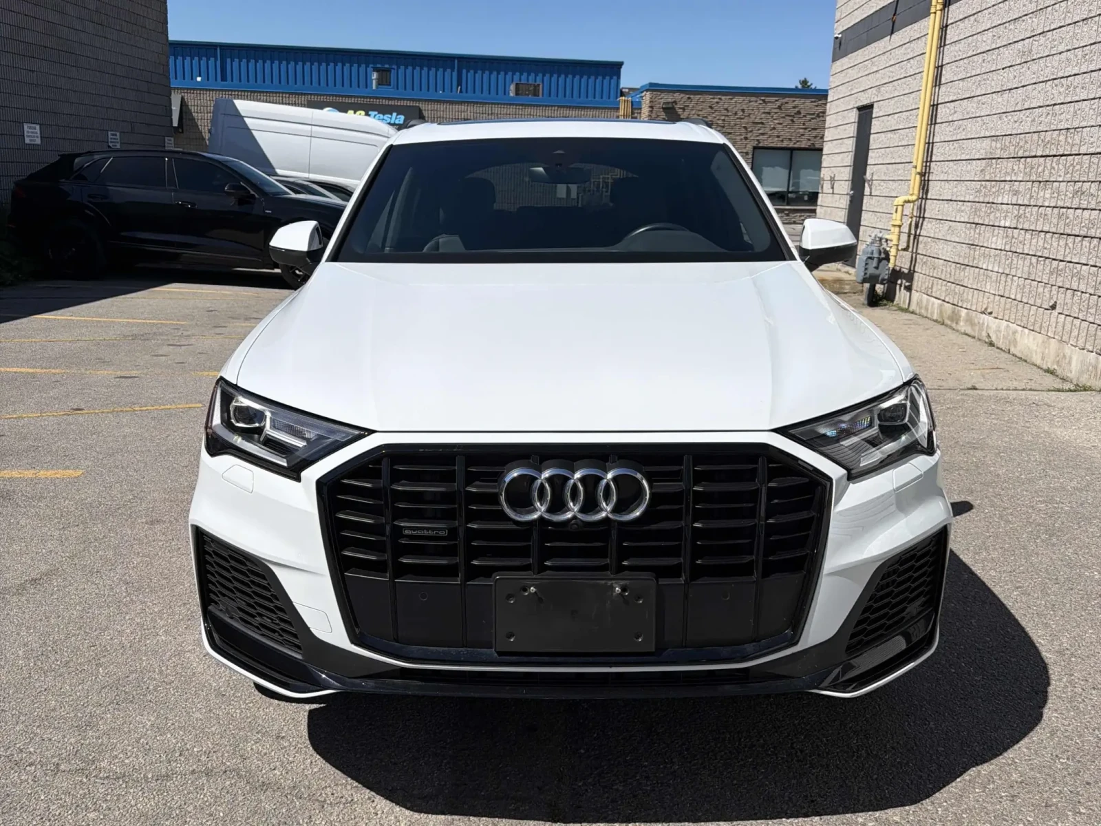 Audi Q7 Progressiv * Keyless * CARFAX * АВТО КРЕДИТ * , снимка 3 - Автомобили и джипове - 54919636