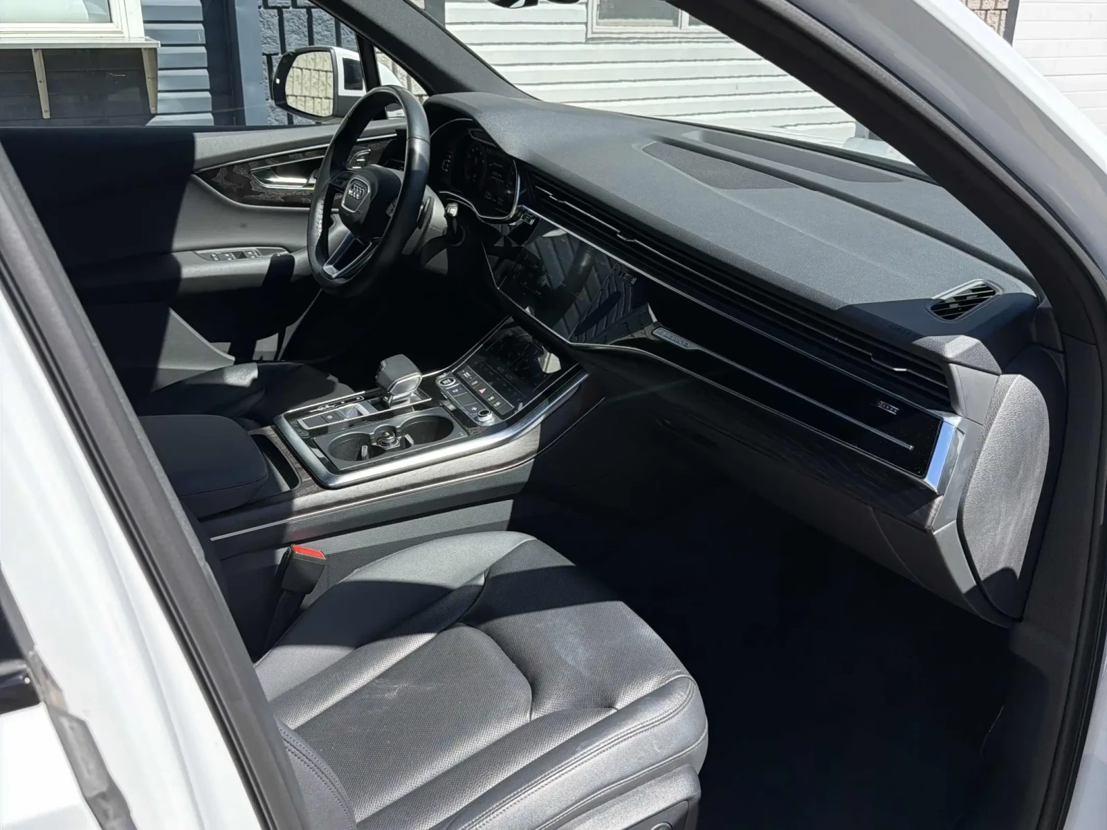 Audi Q7 Progressiv * Keyless * CARFAX * АВТО КРЕДИТ * , снимка 8 - Автомобили и джипове - 54919636