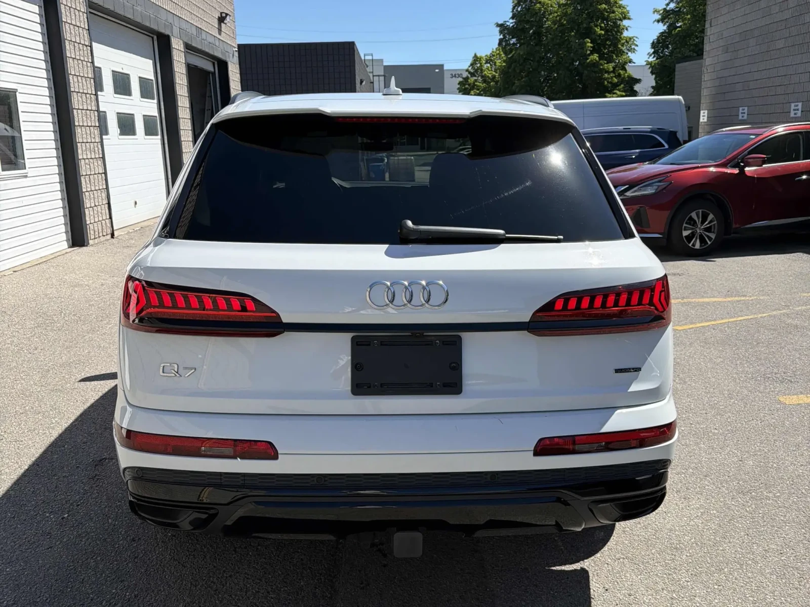 Audi Q7 Progressiv * Keyless * CARFAX * АВТО КРЕДИТ * , снимка 5 - Автомобили и джипове - 54919636