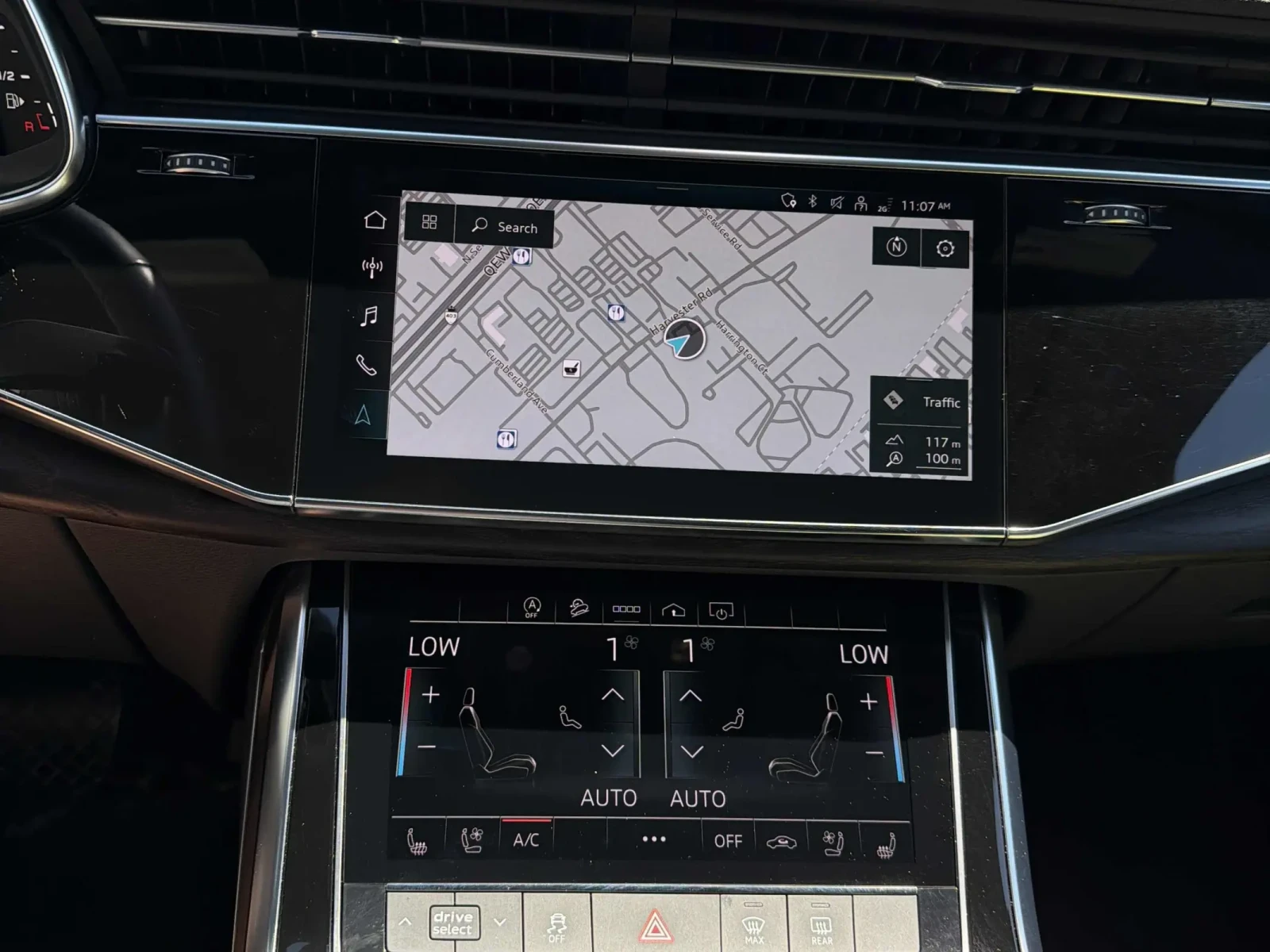 Audi Q7 Progressiv * Keyless * CARFAX * АВТО КРЕДИТ * , снимка 12 - Автомобили и джипове - 54919636
