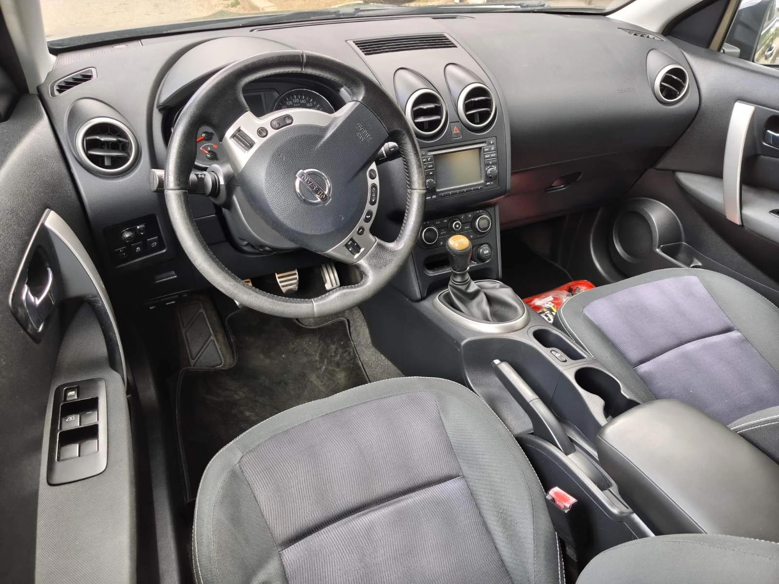 Nissan Qashqai, снимка 14 - Автомобили и джипове - 54967989