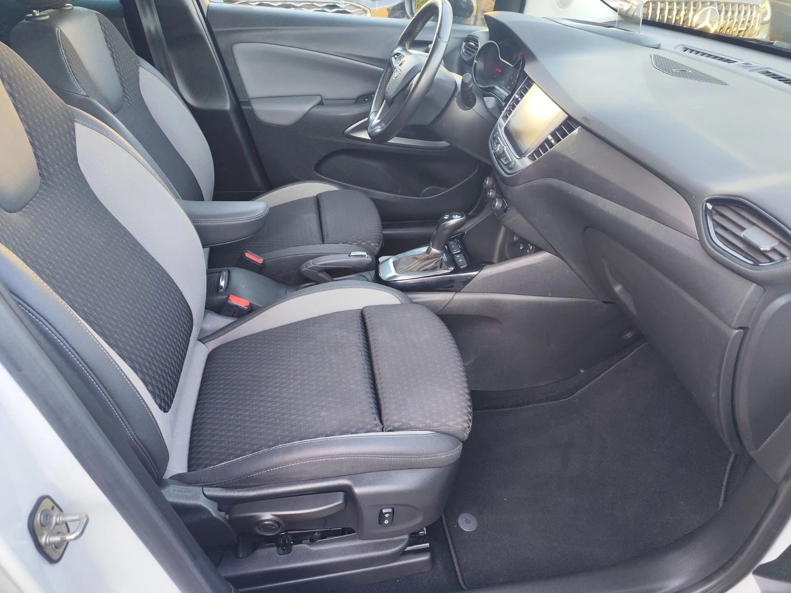 Opel Crossland X 1.2i TP Ultim 110 к.с., снимка 13 - Автомобили и джипове - 55047473