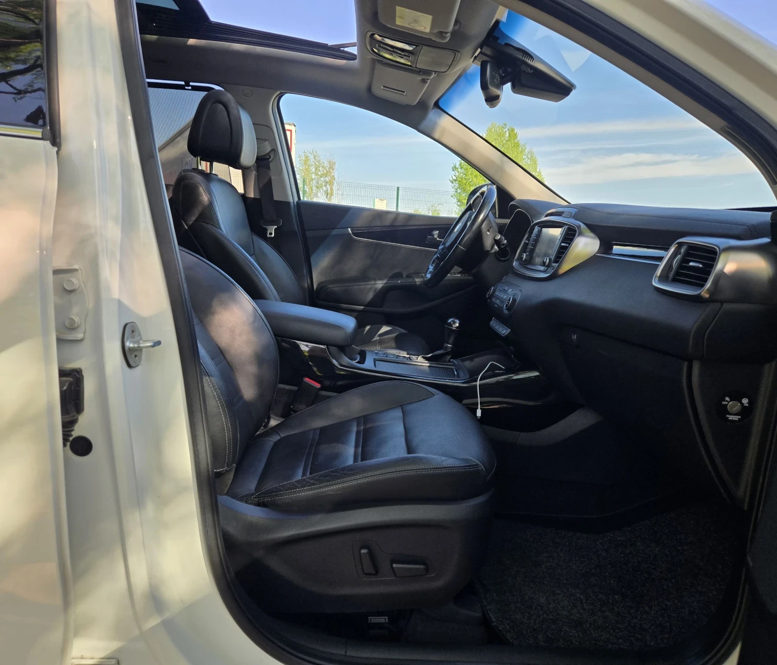 Kia Sorento FULL 2.2CRDI 4x4* ПРЕЗИДЕНТ* FACELIFT WAZE , снимка 16 - Автомобили и джипове - 55248107