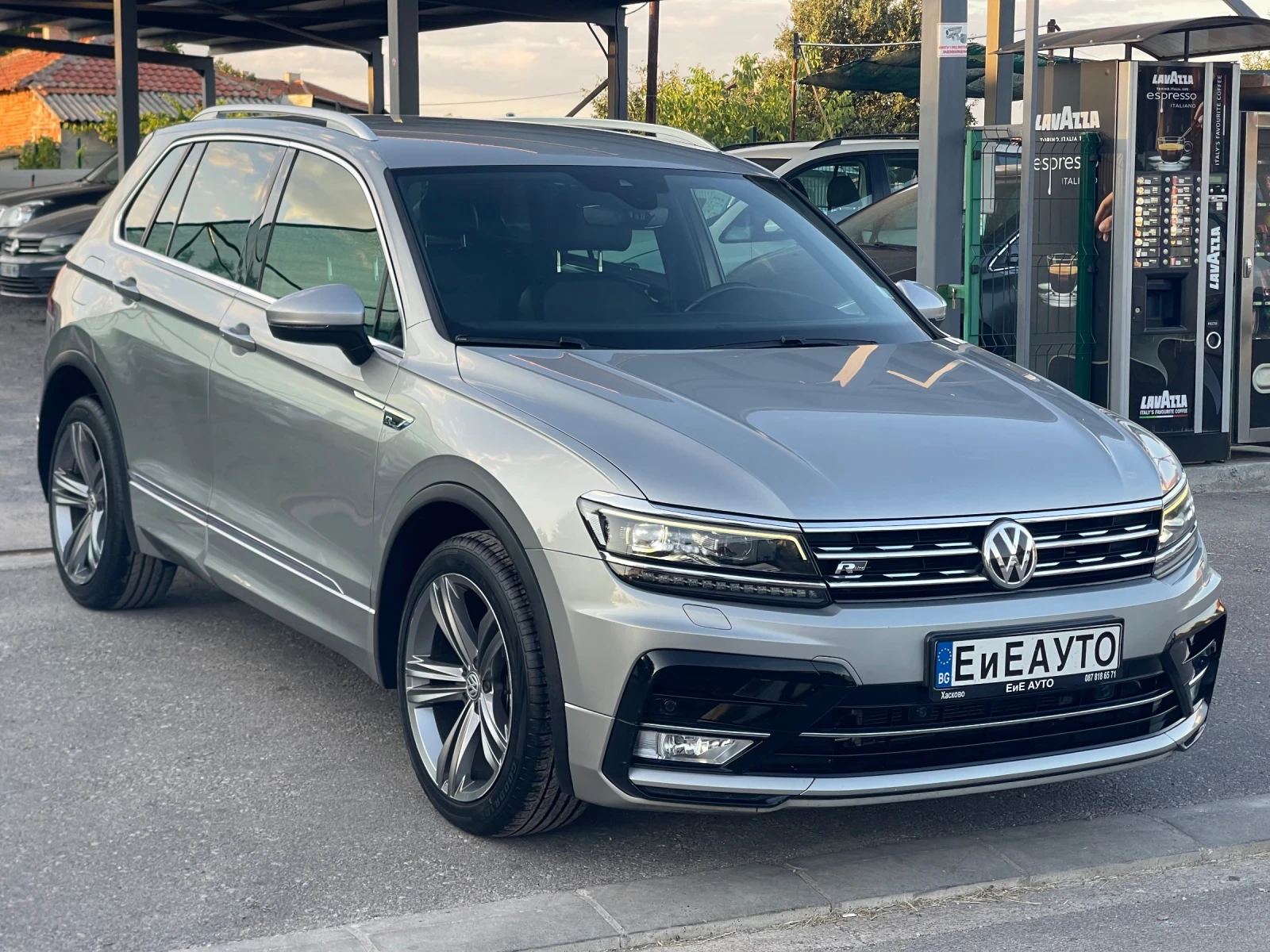 VW Tiguan 2.0TDI DSG R-L?NE, снимка 4 - Автомобили и джипове - 55787208