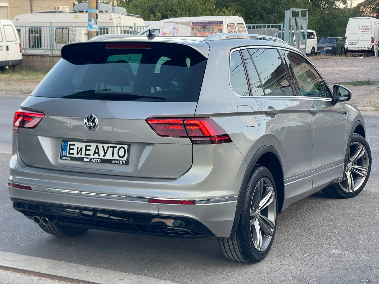 VW Tiguan 2.0TDI DSG R-L?NE, снимка 7 - Автомобили и джипове - 55787208