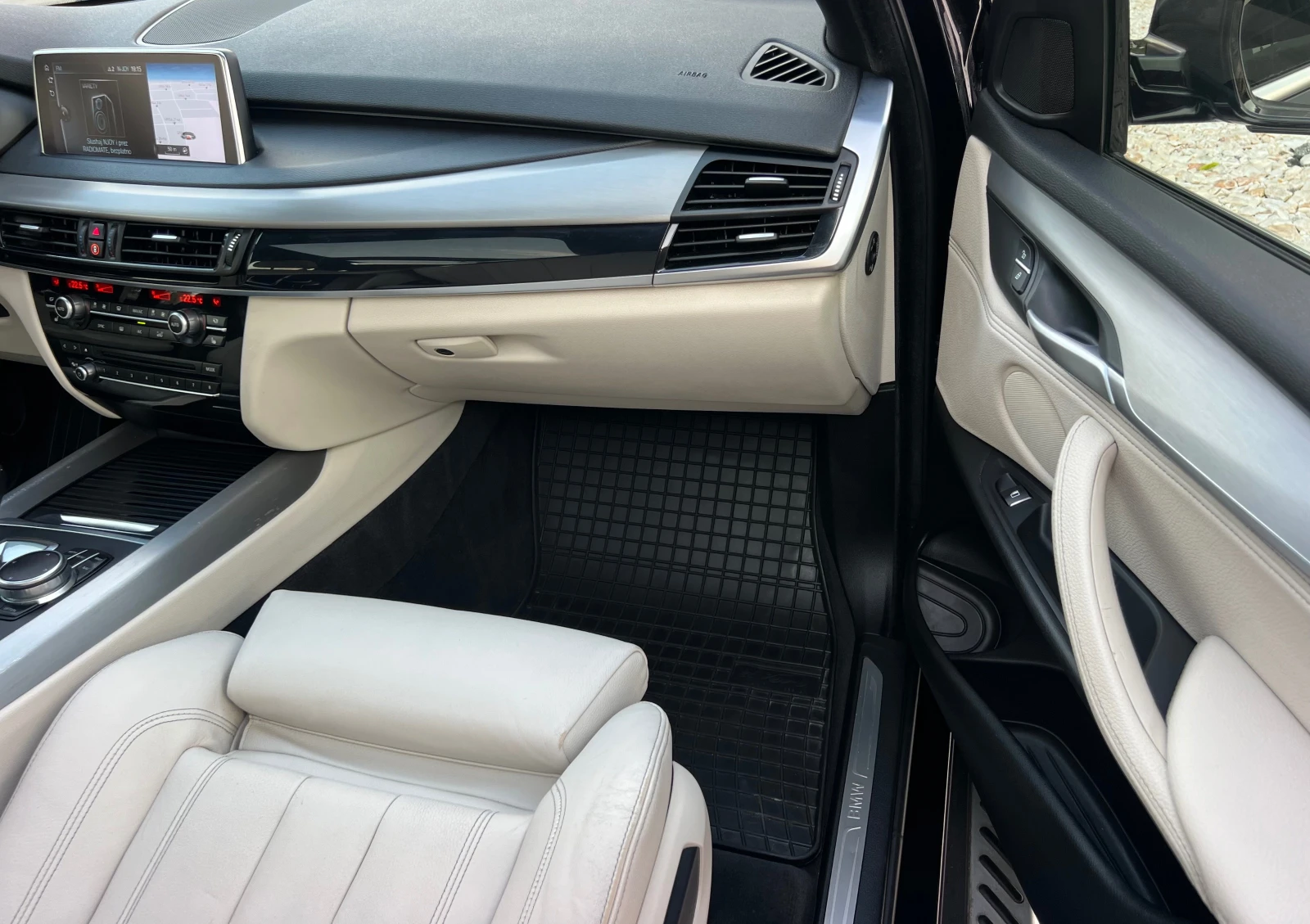 BMW X5 3.0xd FACE/PANORAMA/LASER/CARPLAY/360 KAMERA/FULL, снимка 16 - Автомобили и джипове - 55815243