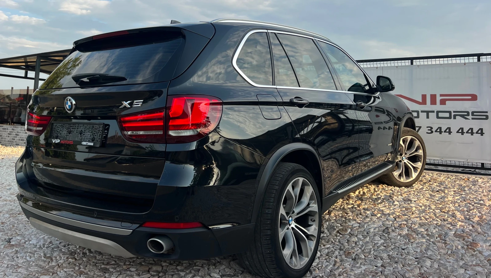 BMW X5 3.0xd FACE/PANORAMA/LASER/CARPLAY/360 KAMERA/FULL, снимка 7 - Автомобили и джипове - 55815243