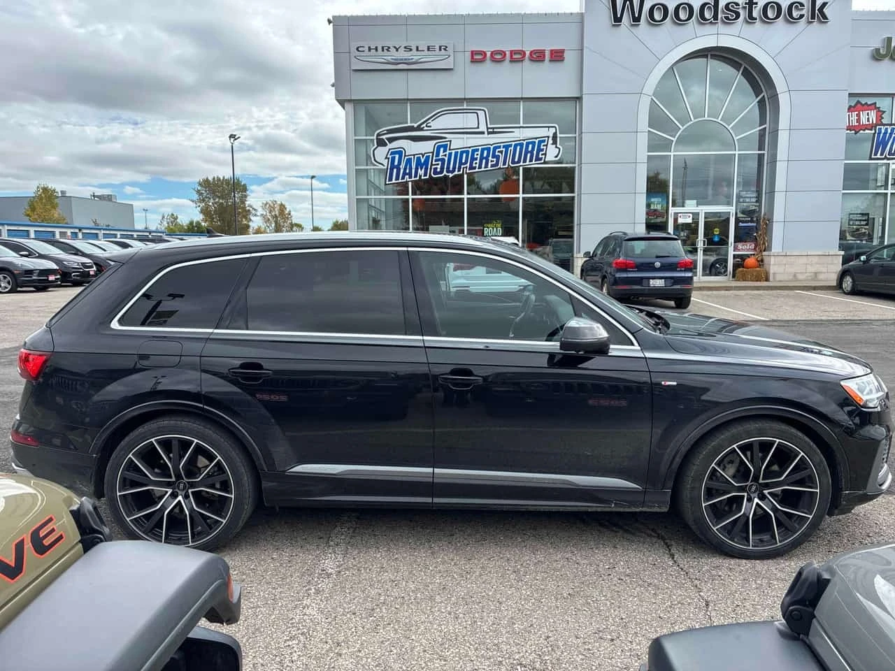 Audi Q7 * Progressiv * CARFAX * ЦЕНА ДО БГ, снимка 4 - Автомобили и джипове - 56555362