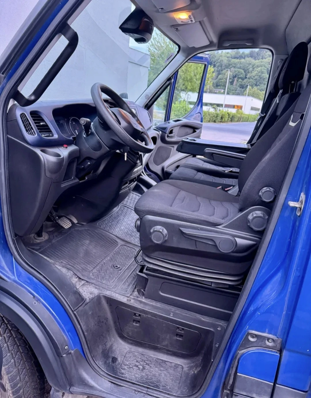 Iveco Daily 35c18* БОРД* 1000кг.* AC* HI-MATIC* , снимка 6 - Бусове и автобуси - 55980556