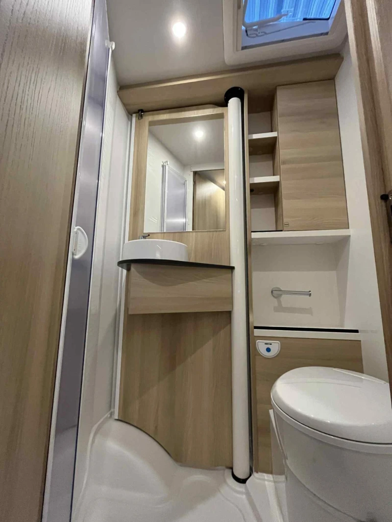 Кемпер Rapido Itineo 2.2 165к.с. LED фарове, снимка 9 - Каравани и кемпери - 51334588