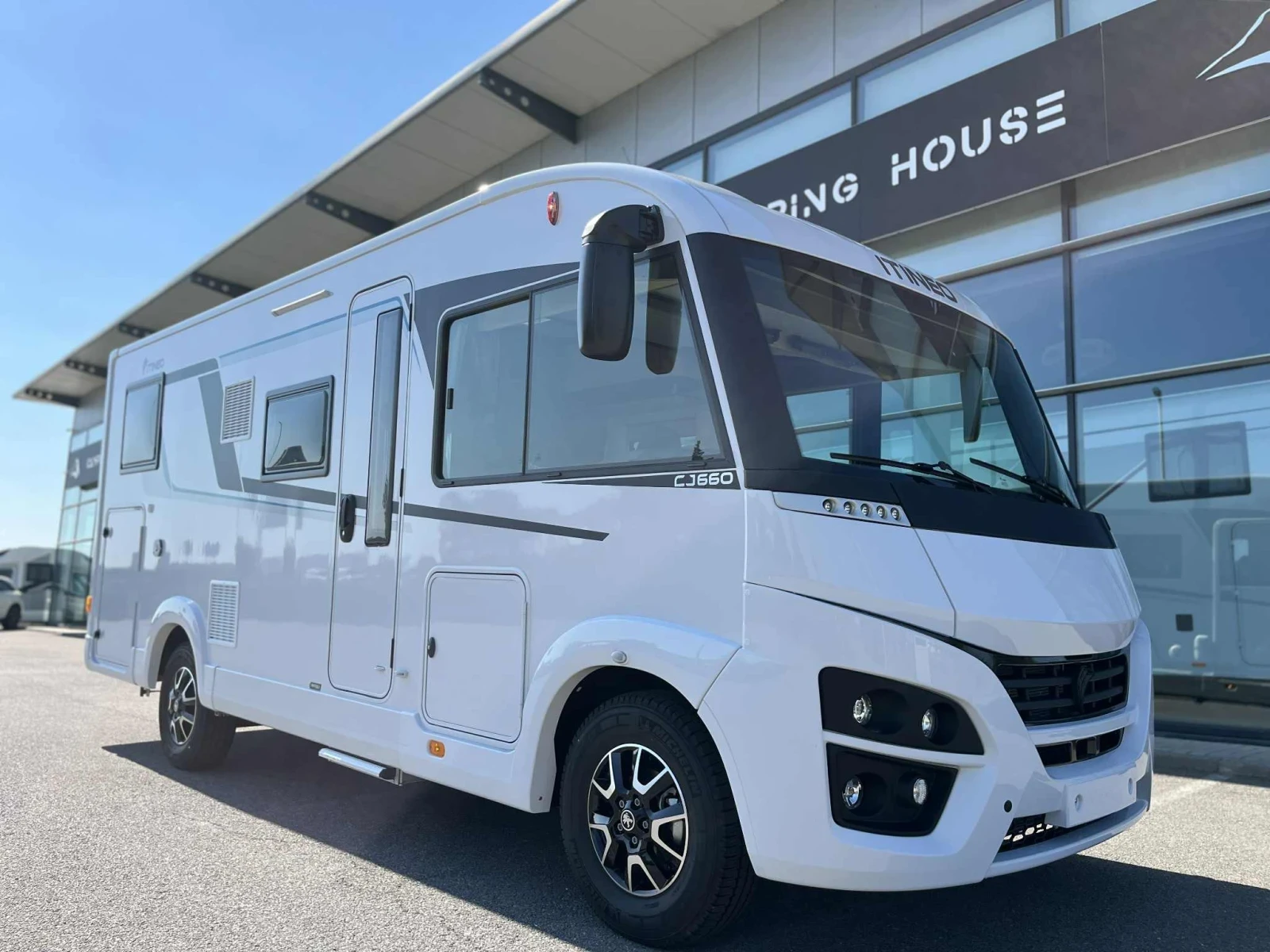 Кемпер Rapido Itineo 2.2 165к.с. LED фарове, снимка 1