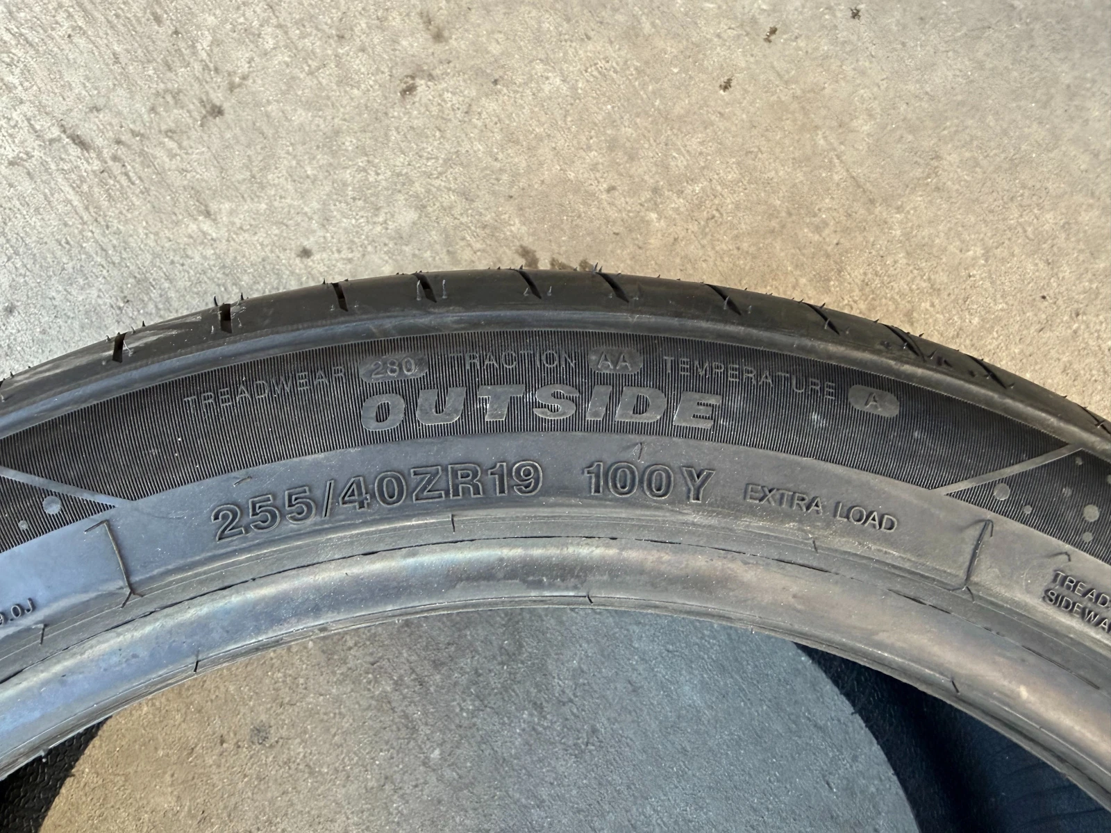 Гуми Летни 255/40R19, снимка 3 - Гуми и джанти - 53808185