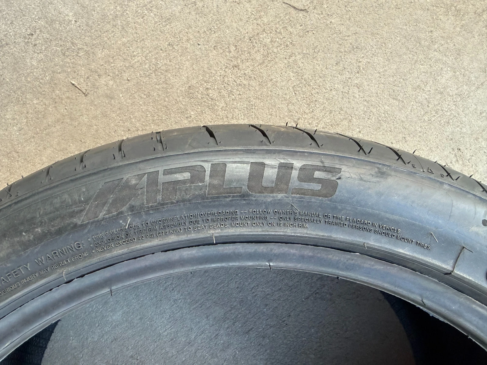 Гуми Летни 255/40R19, снимка 4 - Гуми и джанти - 53808185
