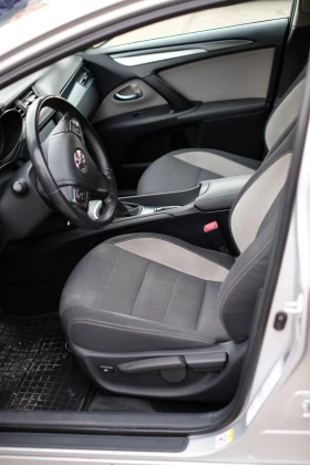 Toyota Avensis 1.6 D-4D 6MT Executive, снимка 10