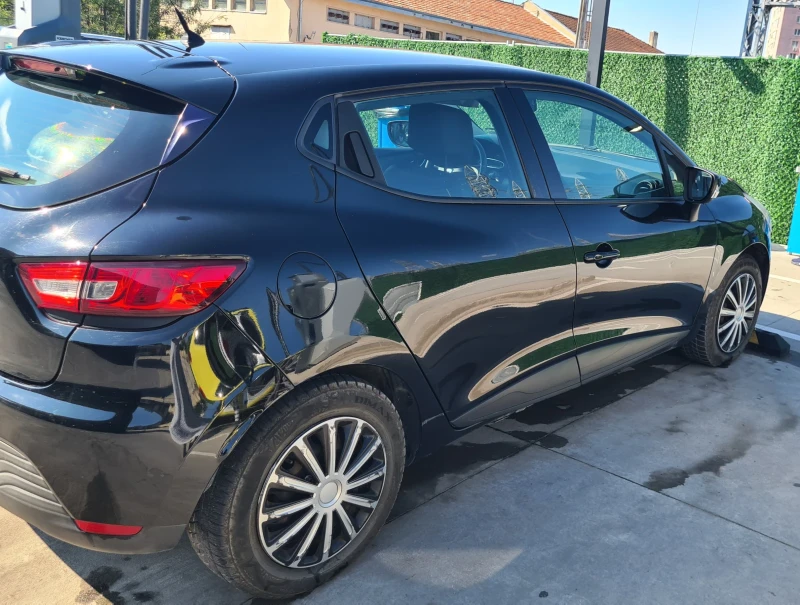 Renault Clio, снимка 4 - Автомобили и джипове - 46941273