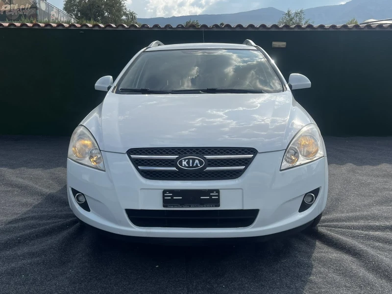 Kia Ceed 1.4i ШВЕЙЦАРИЯ , снимка 2 - Автомобили и джипове - 47133606