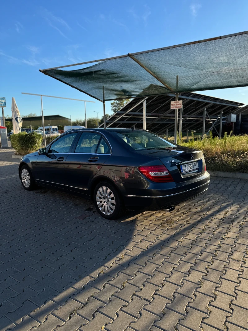 Mercedes-Benz C 220, снимка 3 - Автомобили и джипове - 47431598