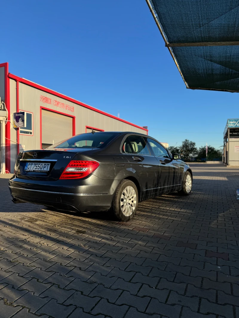 Mercedes-Benz C 220, снимка 5 - Автомобили и джипове - 47431598