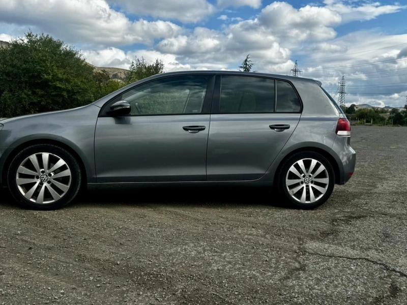 VW Golf, снимка 1 - Автомобили и джипове - 47507593