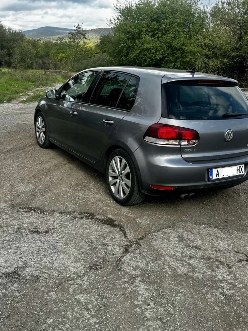 VW Golf, снимка 4 - Автомобили и джипове - 47507593