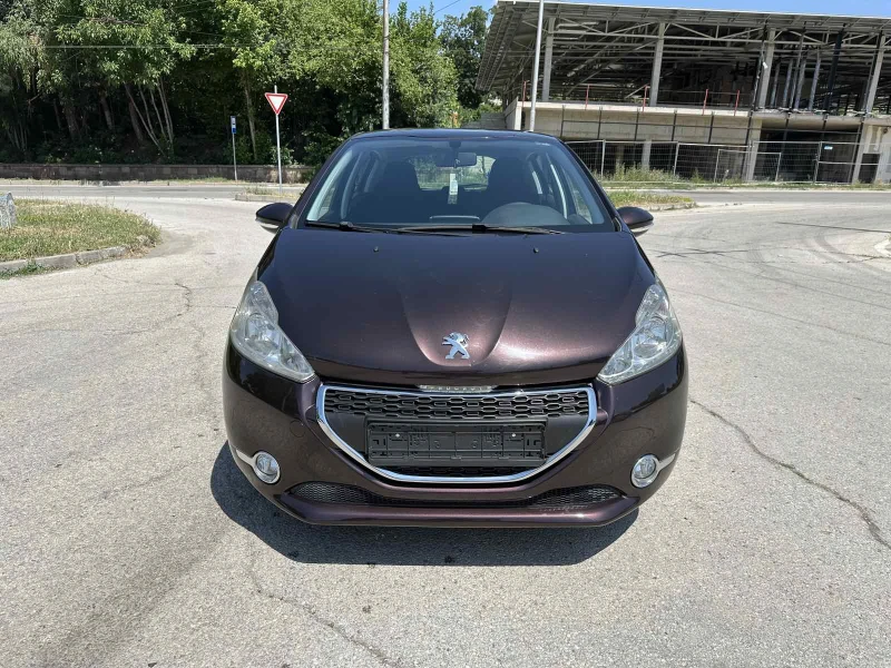Peugeot 208 1.4 HDI, снимка 13 - Автомобили и джипове - 50745684