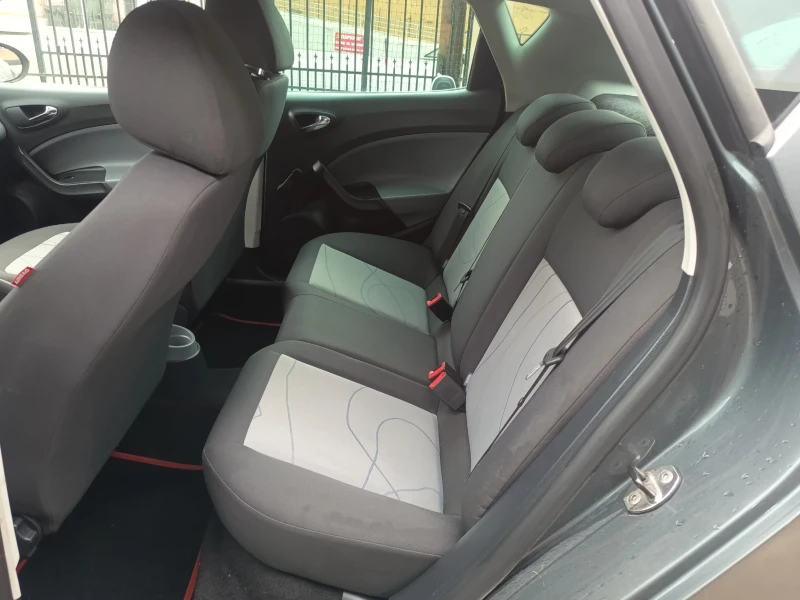 Seat Ibiza 1.4i 16v, снимка 10 - Автомобили и джипове - 51515000